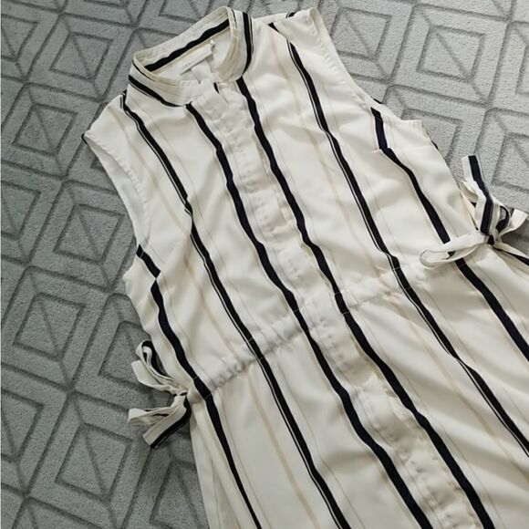 Striped Midi Dress   - Picture 5 of 9
